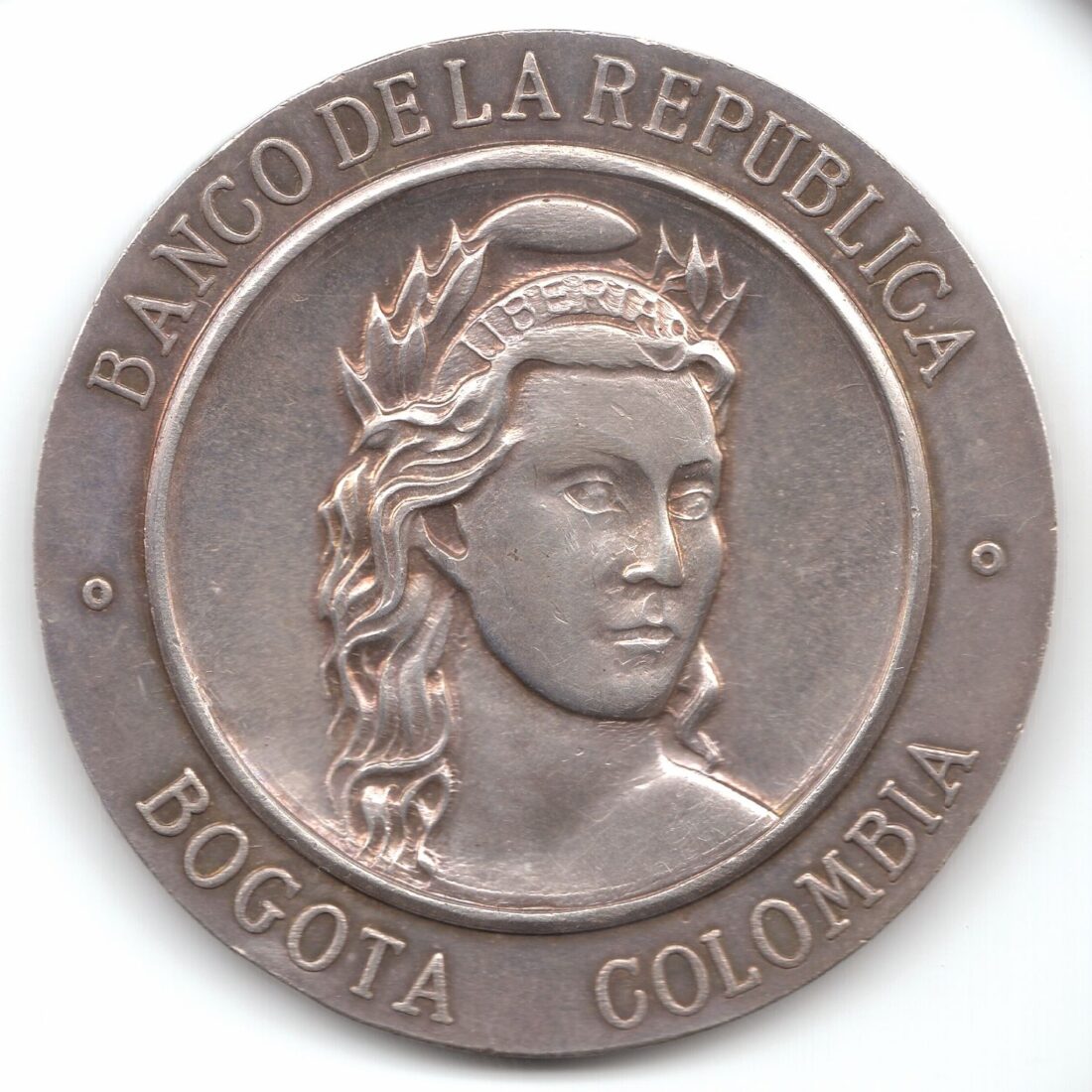 Medalla de los 50 años del B R